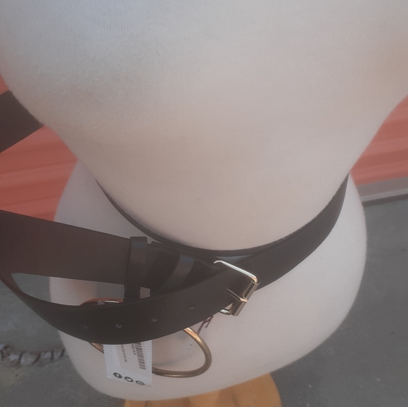 NWT Boohoo silver buckle belt large hoop dangle - Picture 4 of 8